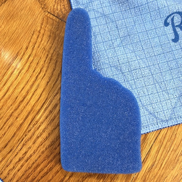 Kansas City Royals MLB ALDS Postseason baseball fan bundle, rally towel, cups - Picture 8 of 15